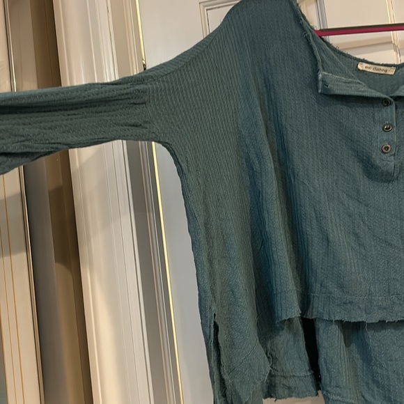 Blue oversized Frayed Edge Knit Top-L - Picture 7 of 8